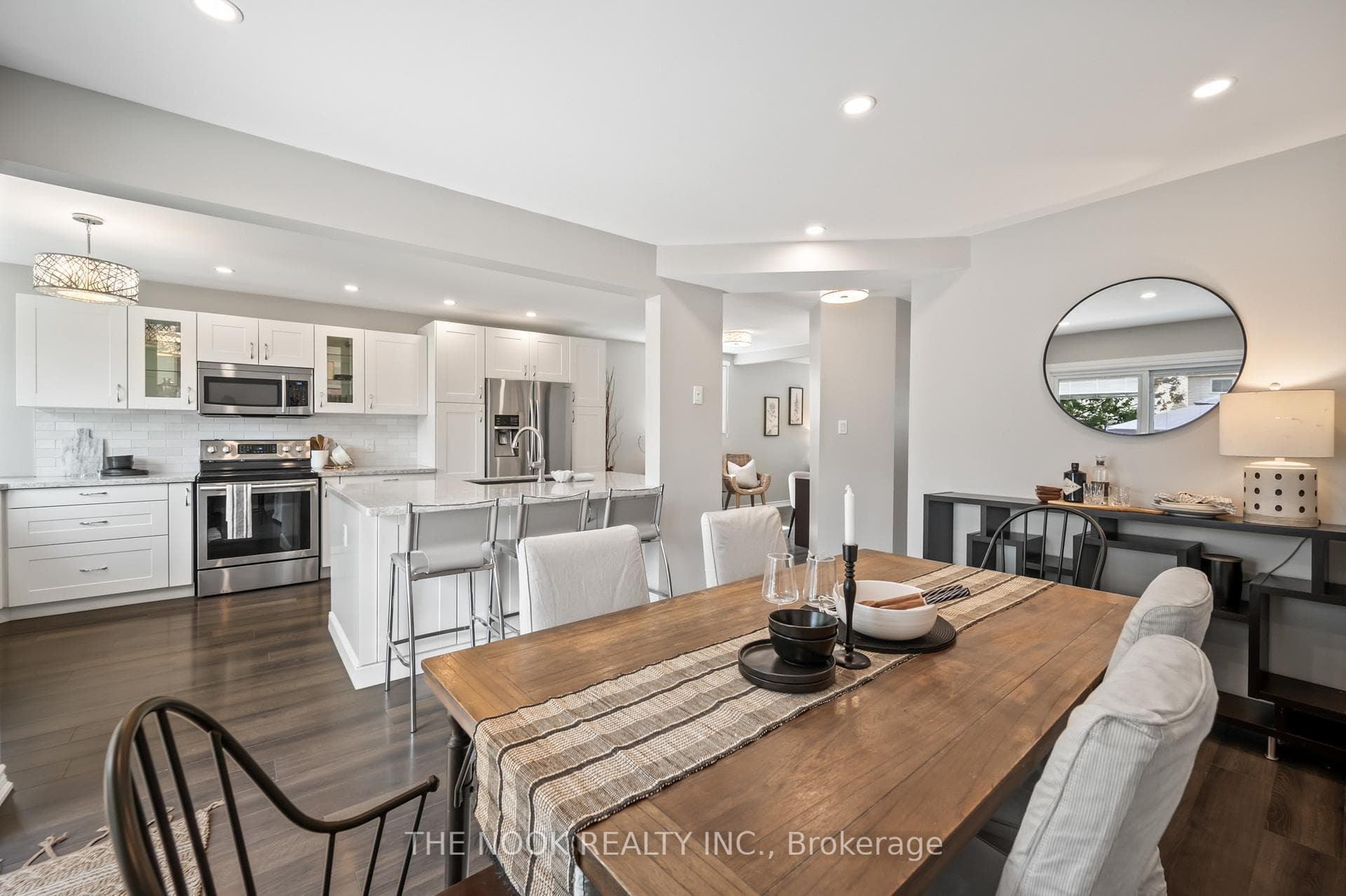 150 Sandringham Drive photo 17