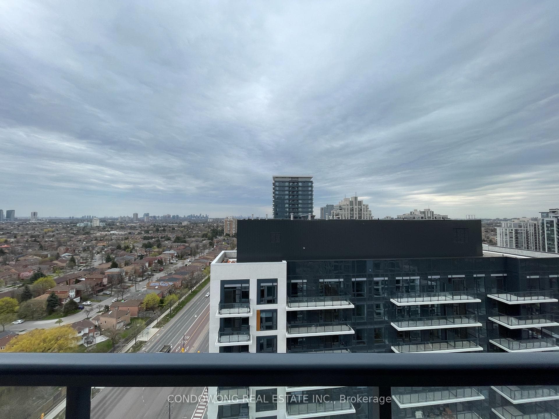 7950 Bathurst Street Unit 1810 photo 19