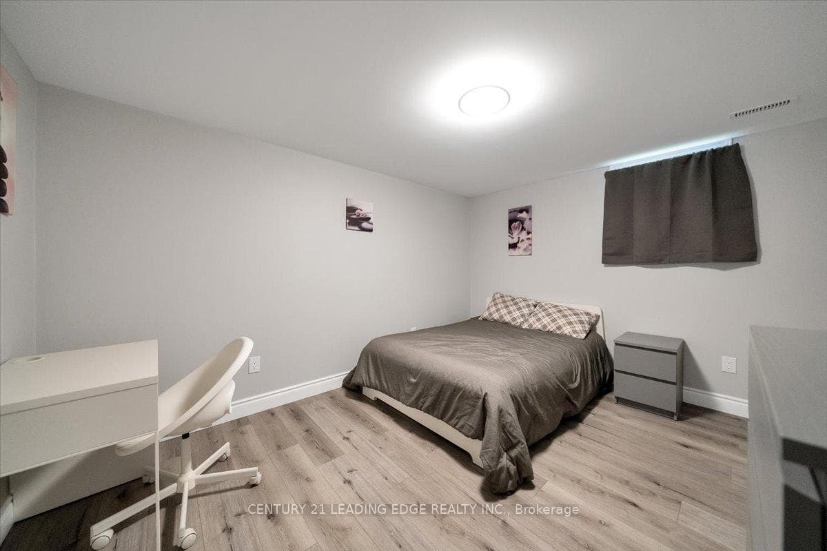 231 Linden Court photo 25