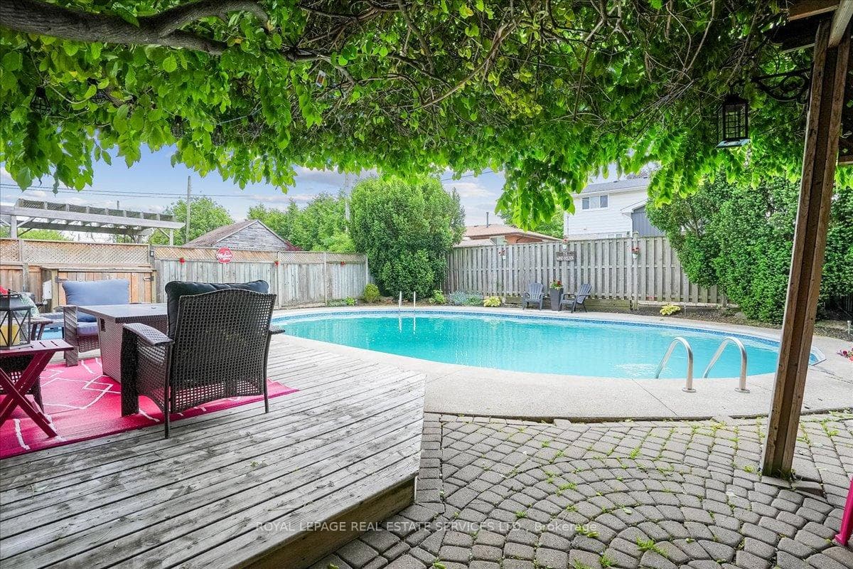 14 Dubarry Boulevard photo 46