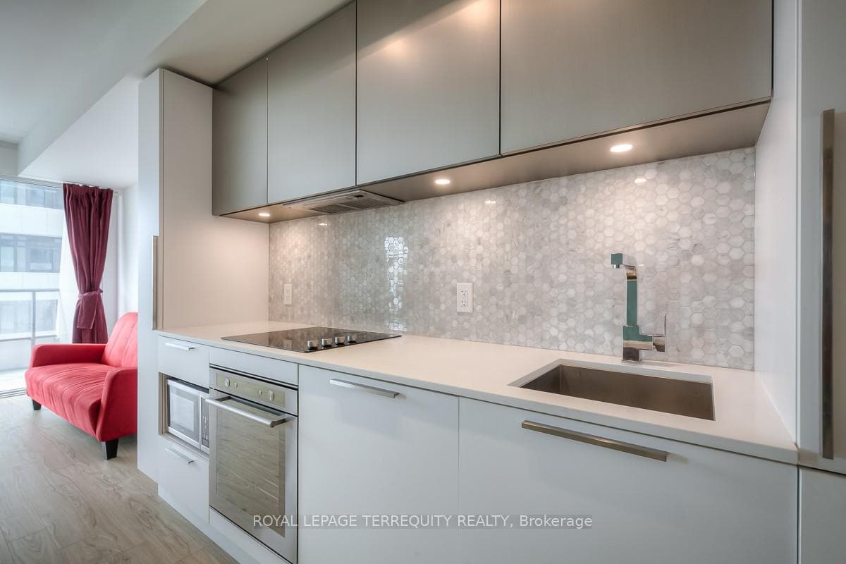 85 Wood Street Unit 2701 photo 9