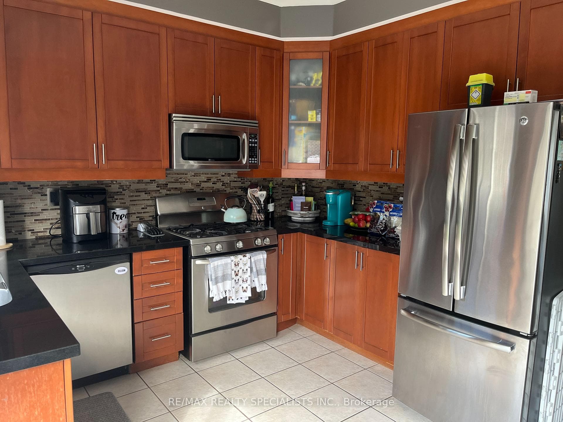 1098 Cumming Boulevard photo 5