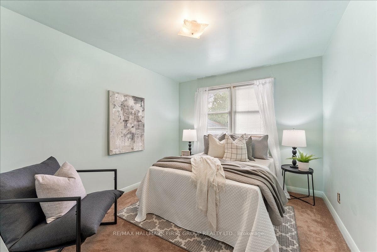 32 Linton Avenue photo 17