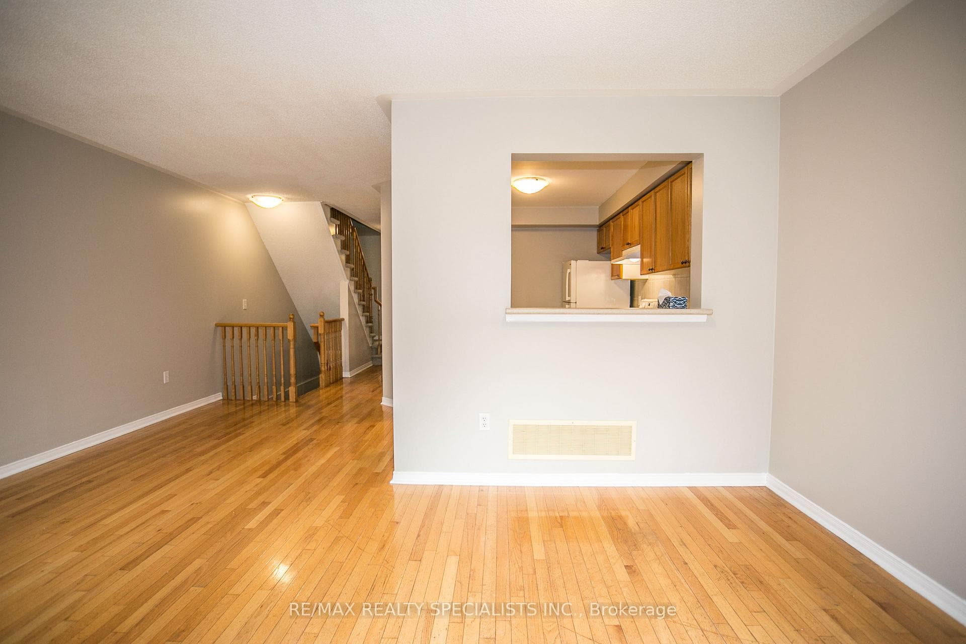 98 Joymar Drive photo 15