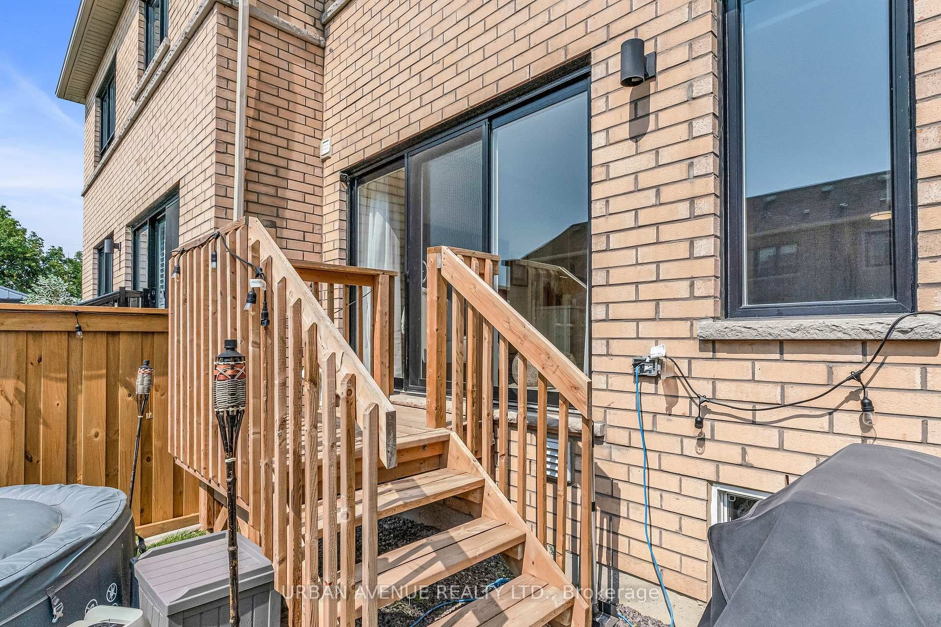 75 Caspian Square Unit 266 photo 29