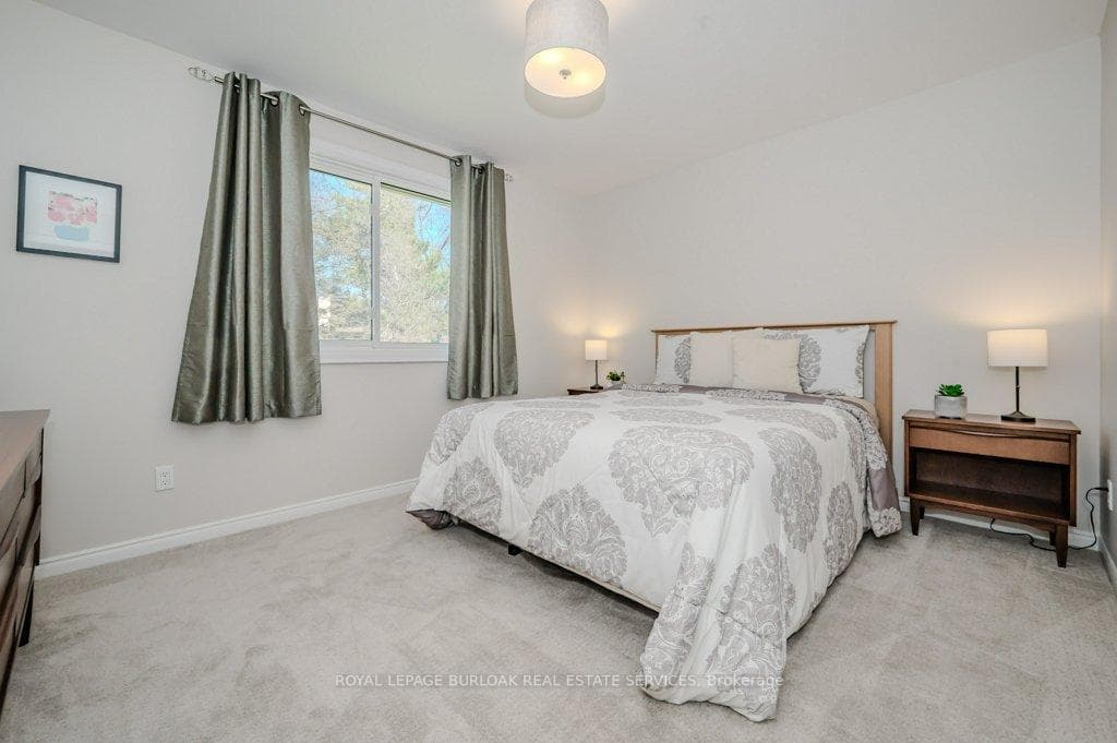 573 Barons Court photo 19