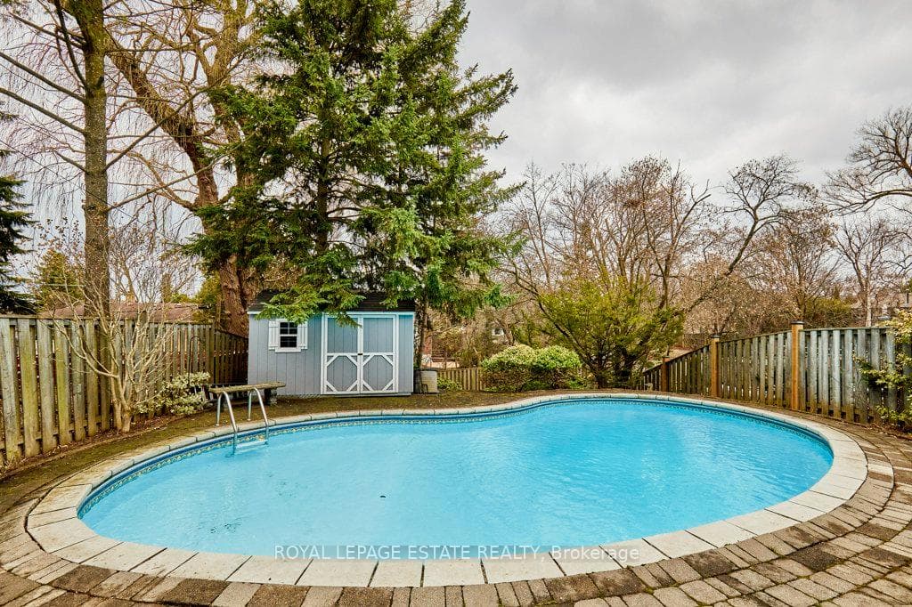 138 Beaverbrook Court photo 42