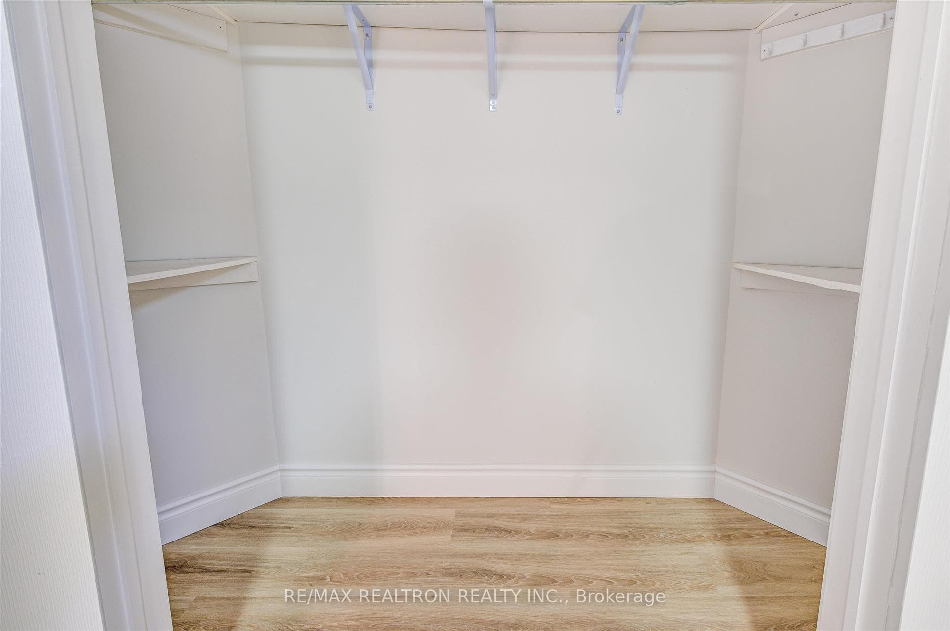 12 Randall Avenue photo 14
