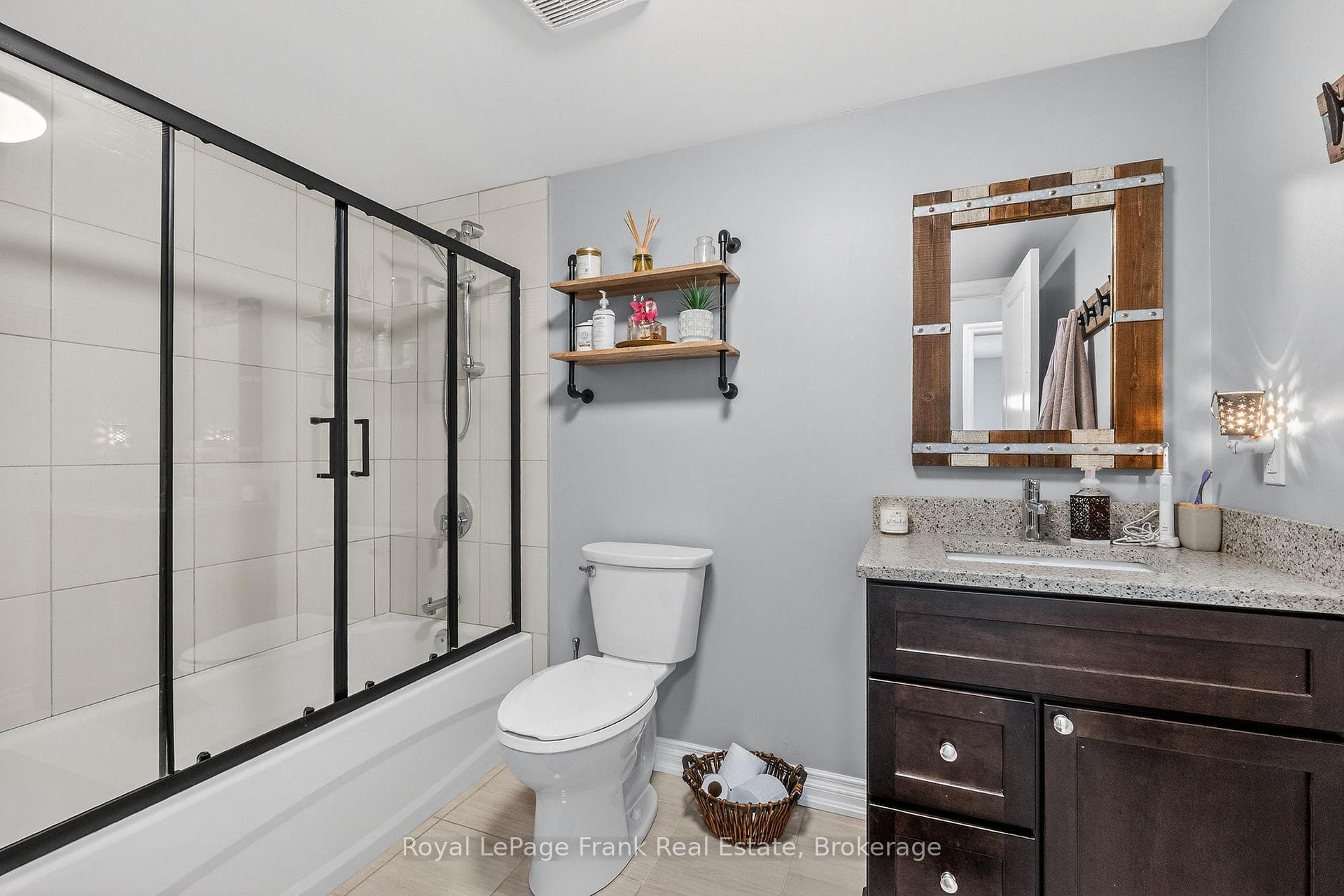 25 King Street Unit 103 photo 16