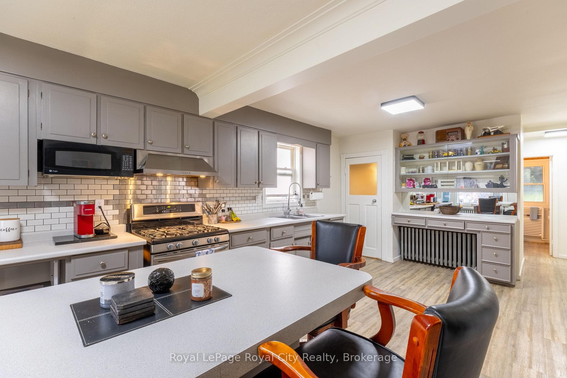 190 Grange Street photo 11