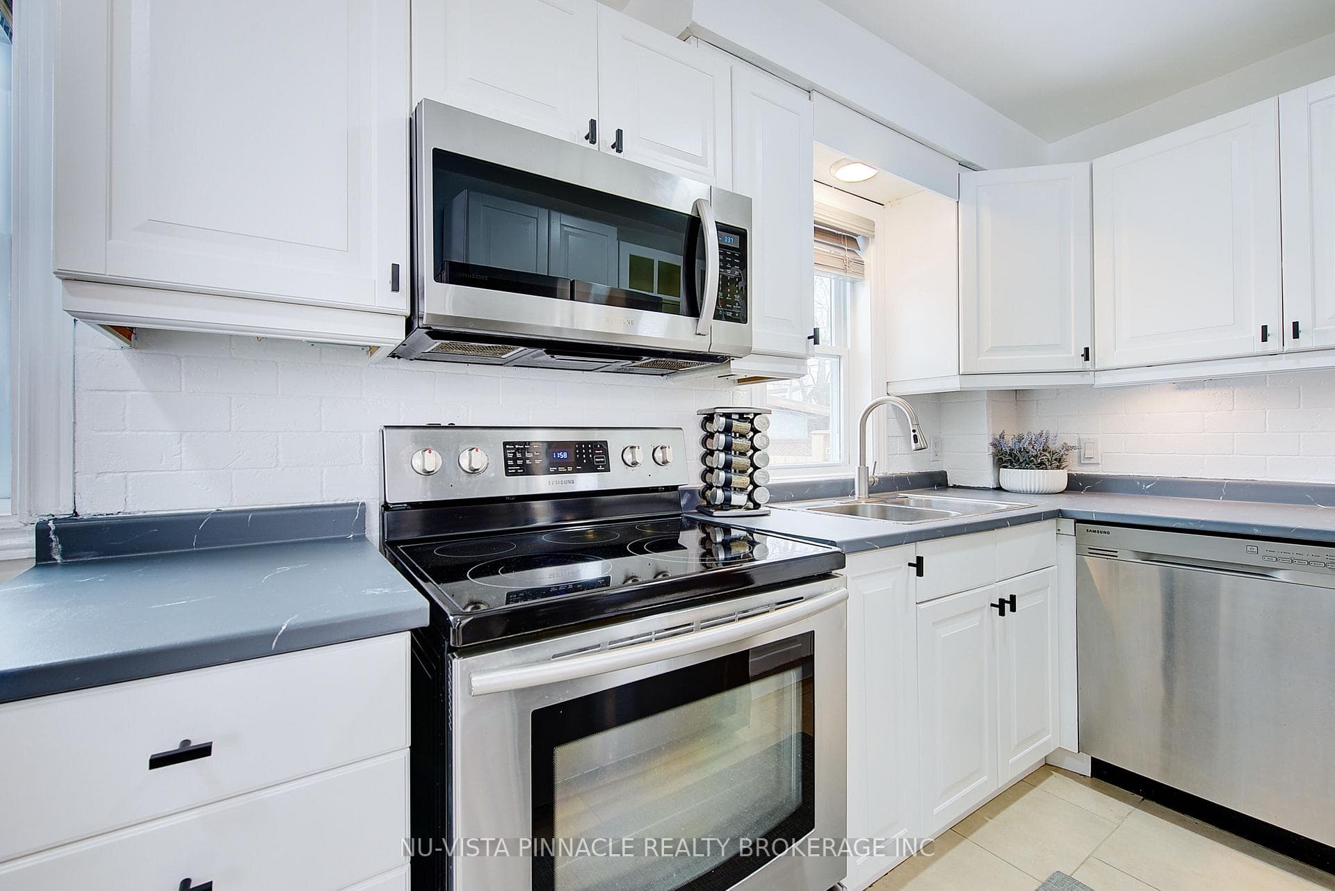 1243 Landor Street photo 10