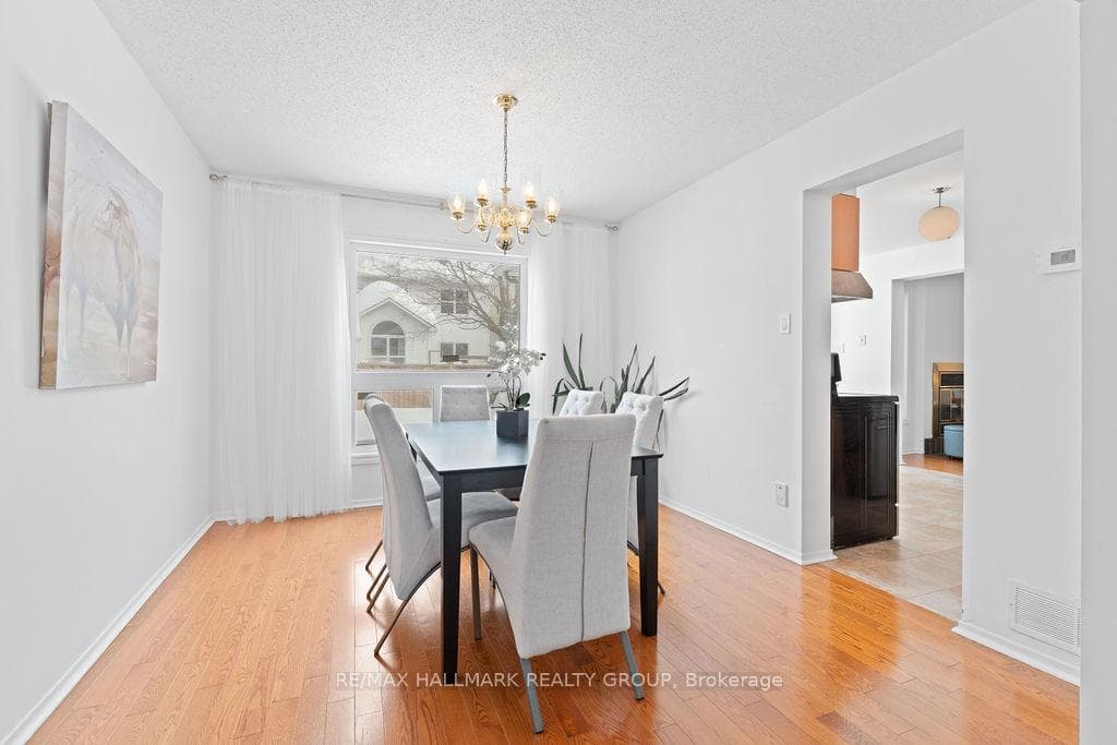 Formal dining room