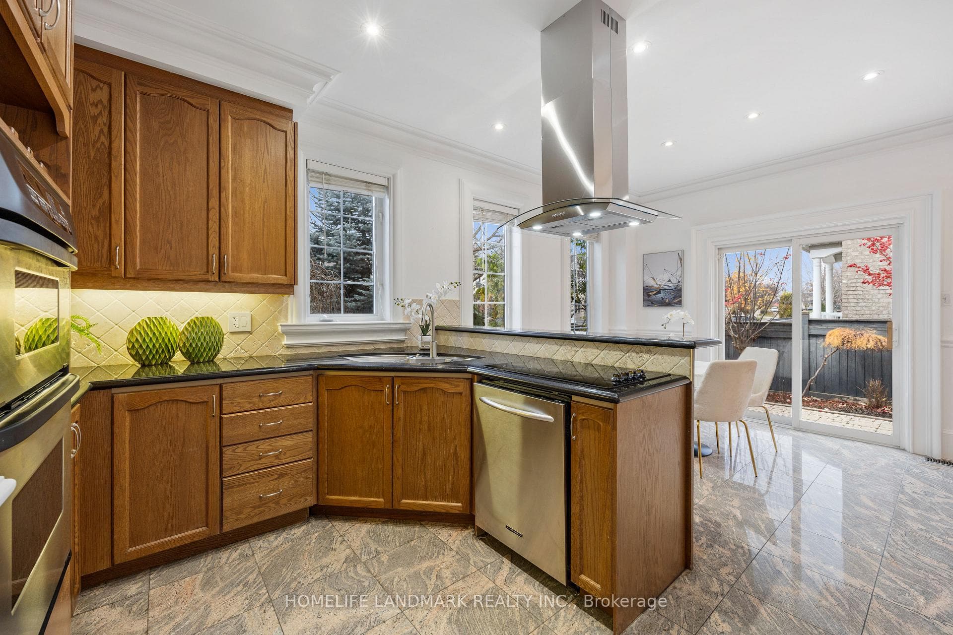 200 Vellore Woods Boulevard photo 9