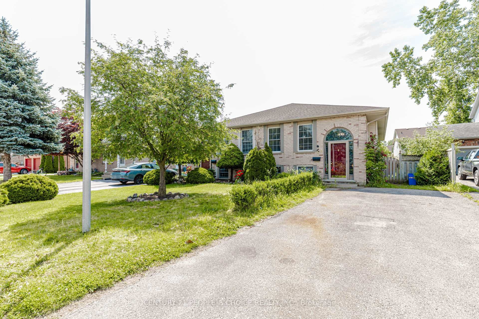 29 Julia Court photo 2