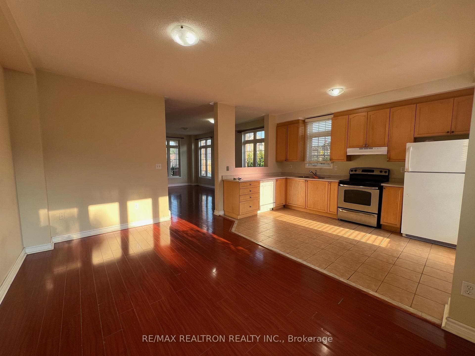 100 Alfred Paterson Drive photo 10