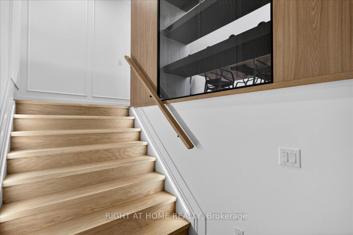 15B ROSEMEADE Avenue photo 3