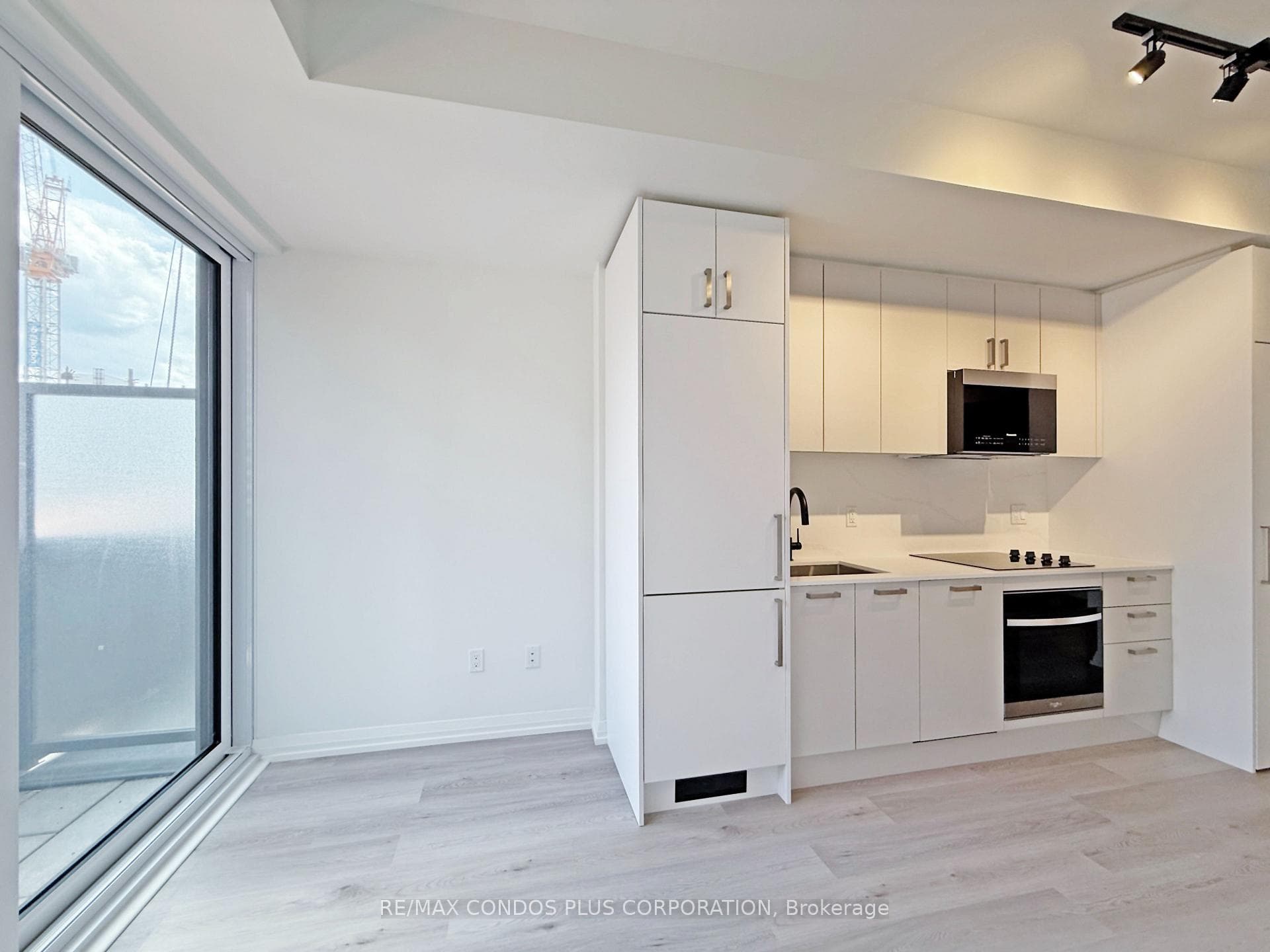 280 Dundas Street Unit 509 photo 5