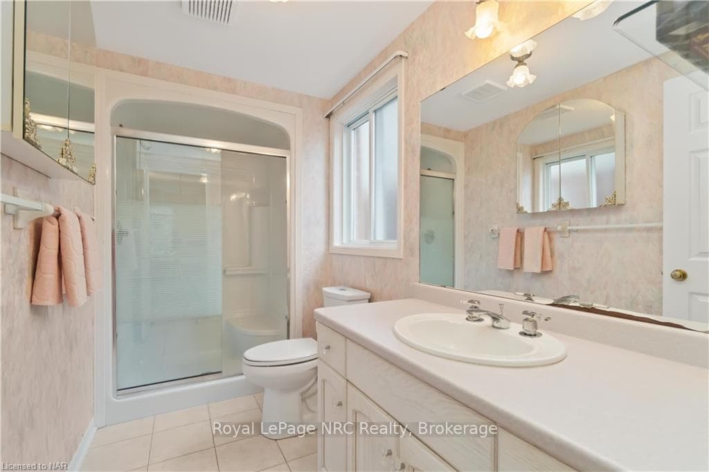 3482 Frederick Avenue photo 18