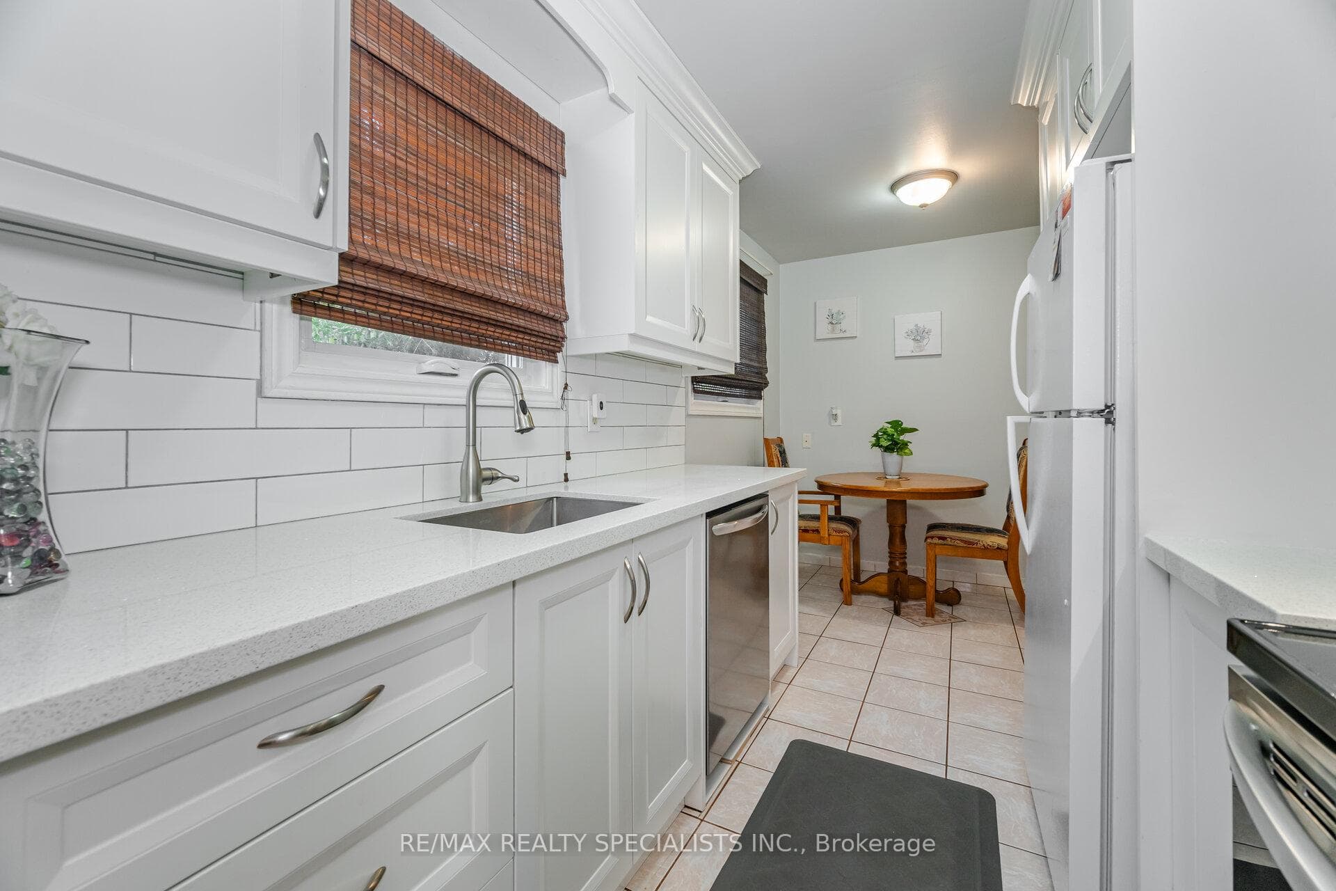 3340 Tallmast Crescent photo 11