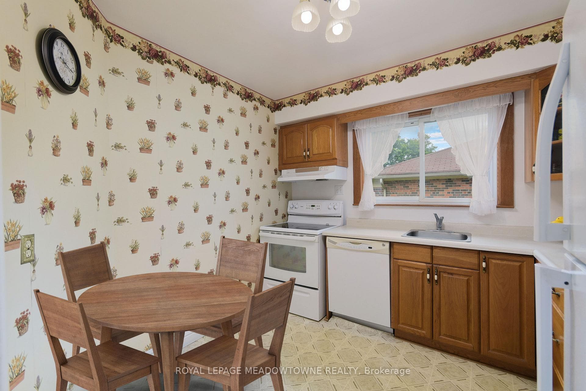 36 Hewson Crescent photo 14