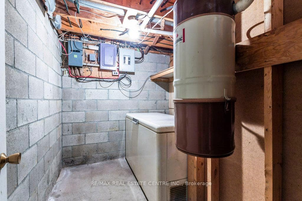 643 Hanlon Road photo 33