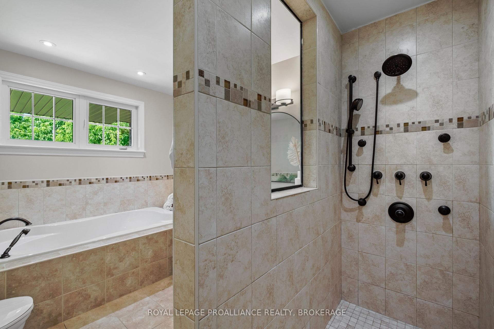 414 Cavendish Crescent photo 26