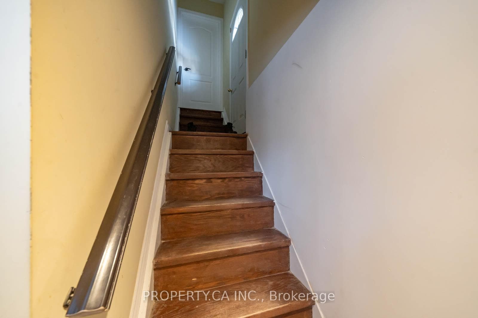 46 Shrewsbury Square Unit Lower photo 12