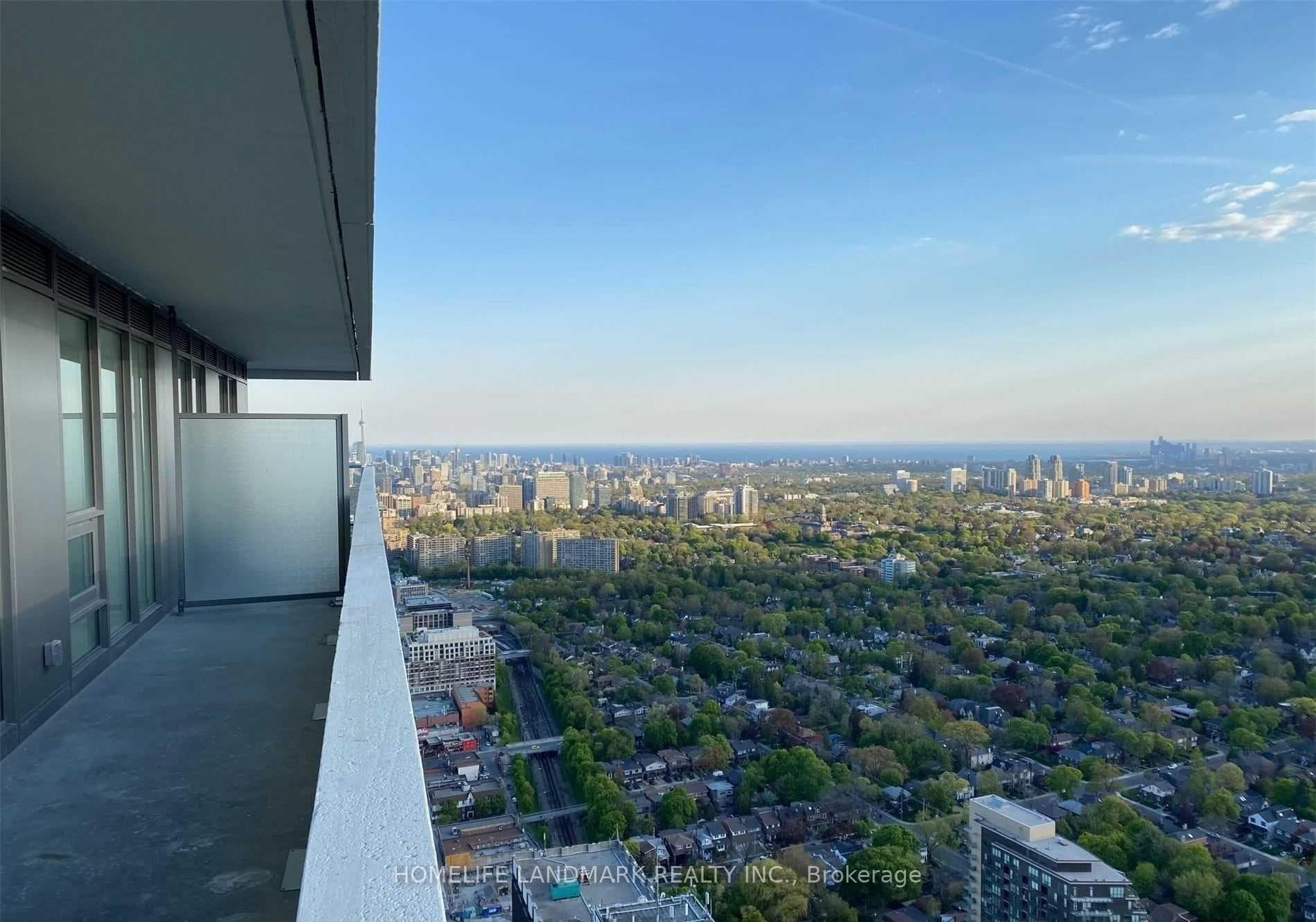 2221 Yonge Street Unit 5009 photo 3