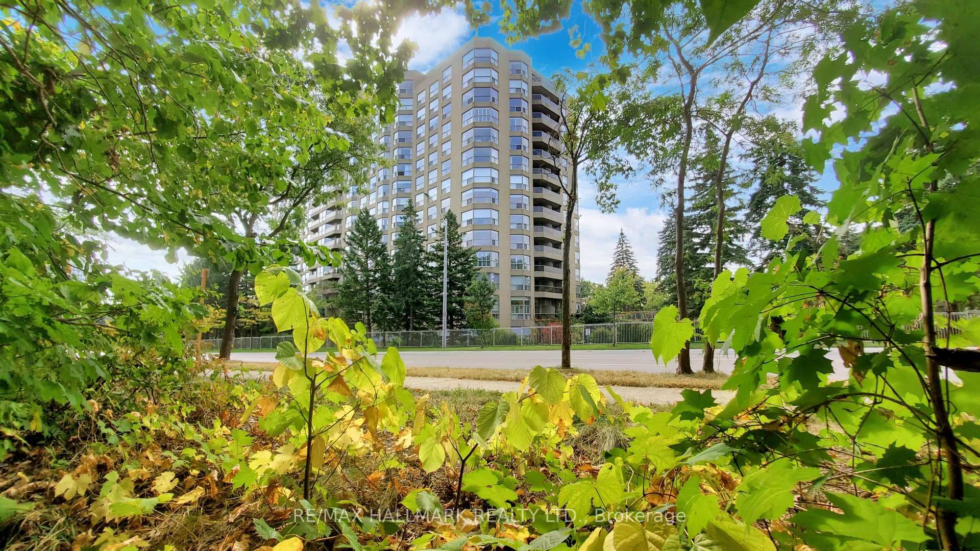 1800 The Collegeway Way Unit 807 photo 35
