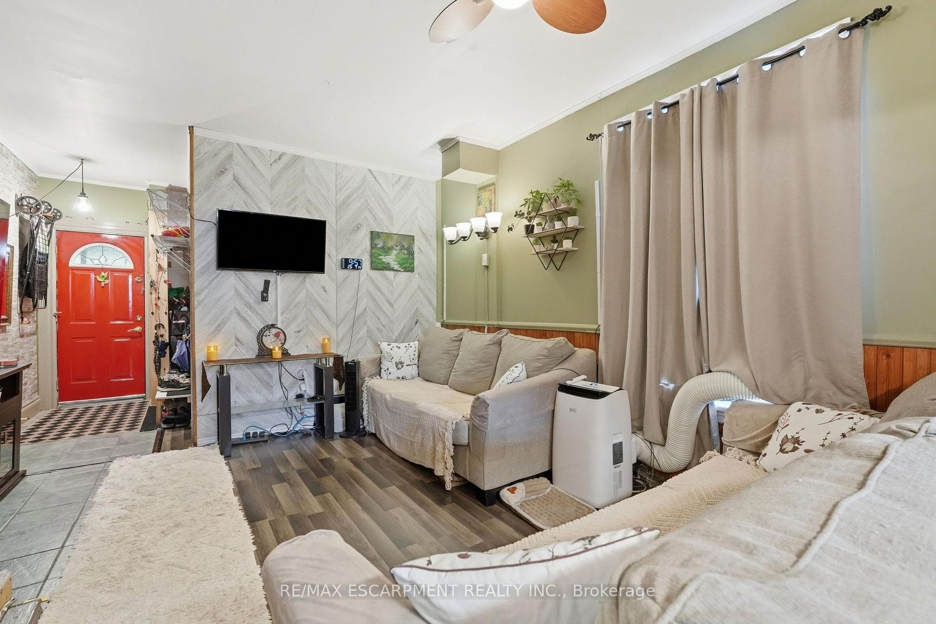 182 Cavell Avenue photo 8