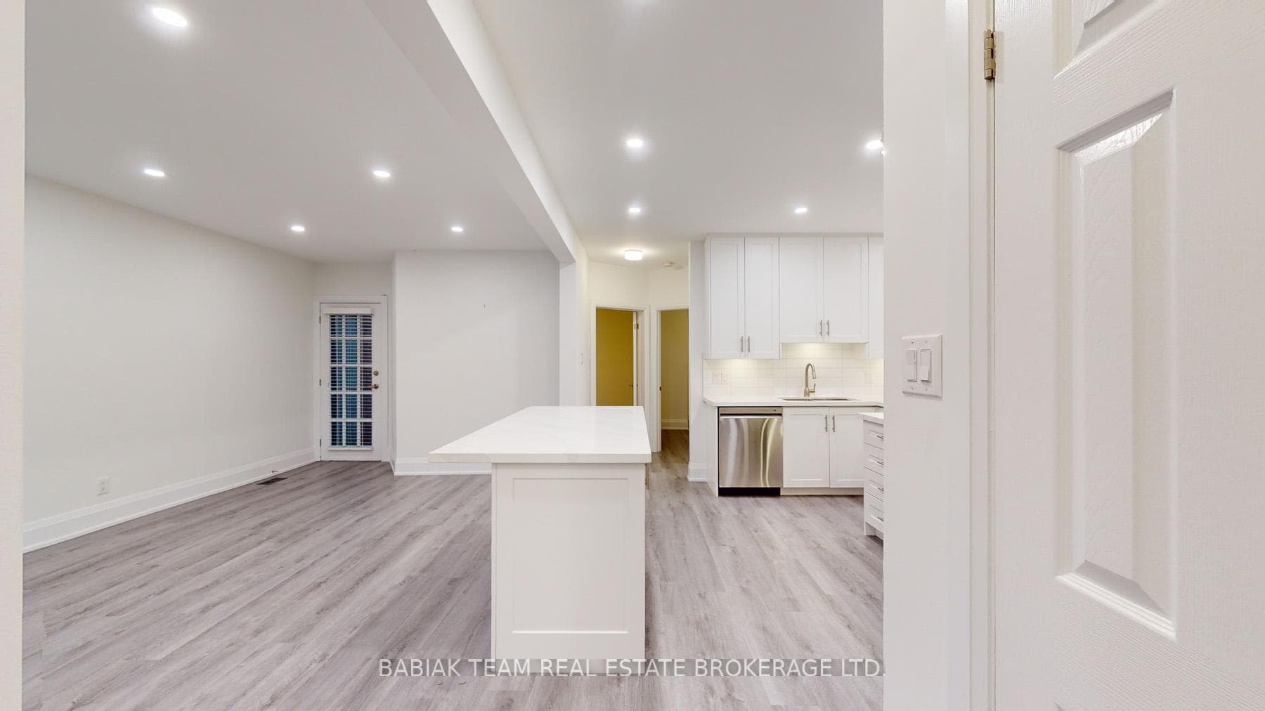 19 Grassmere Road Unit Main photo 2