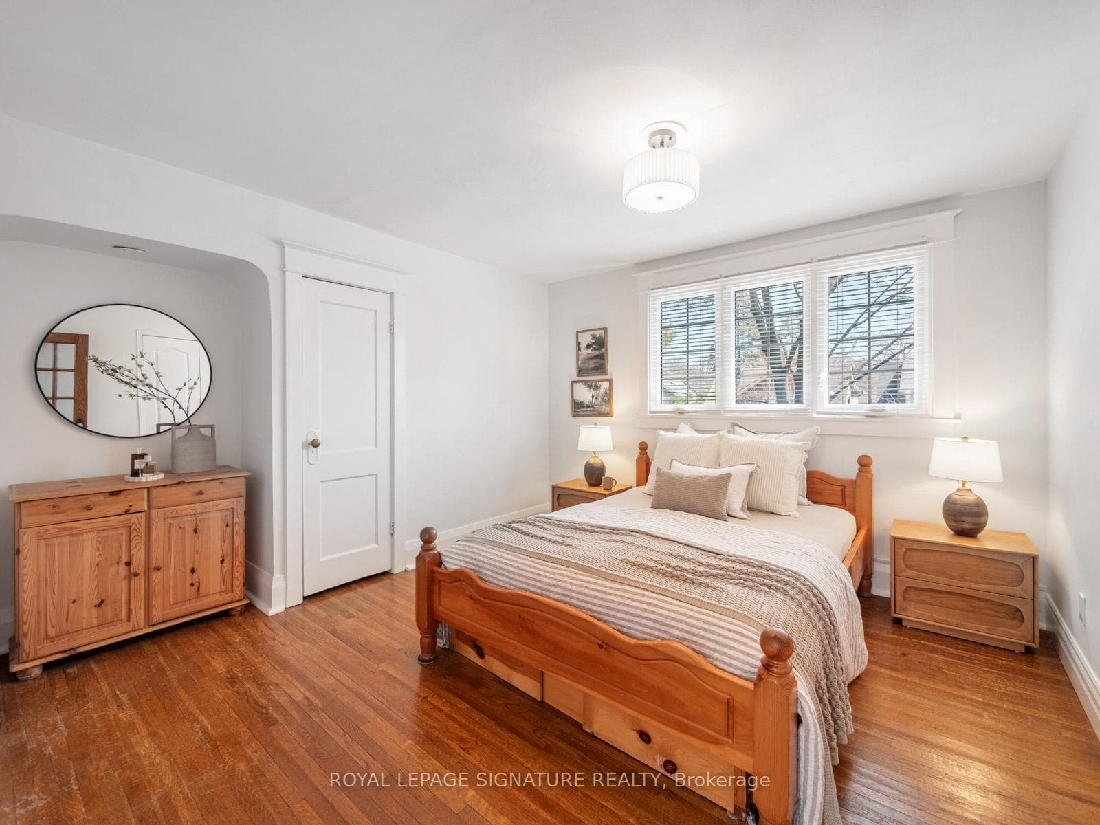 120 Hollywood Crescent photo 21