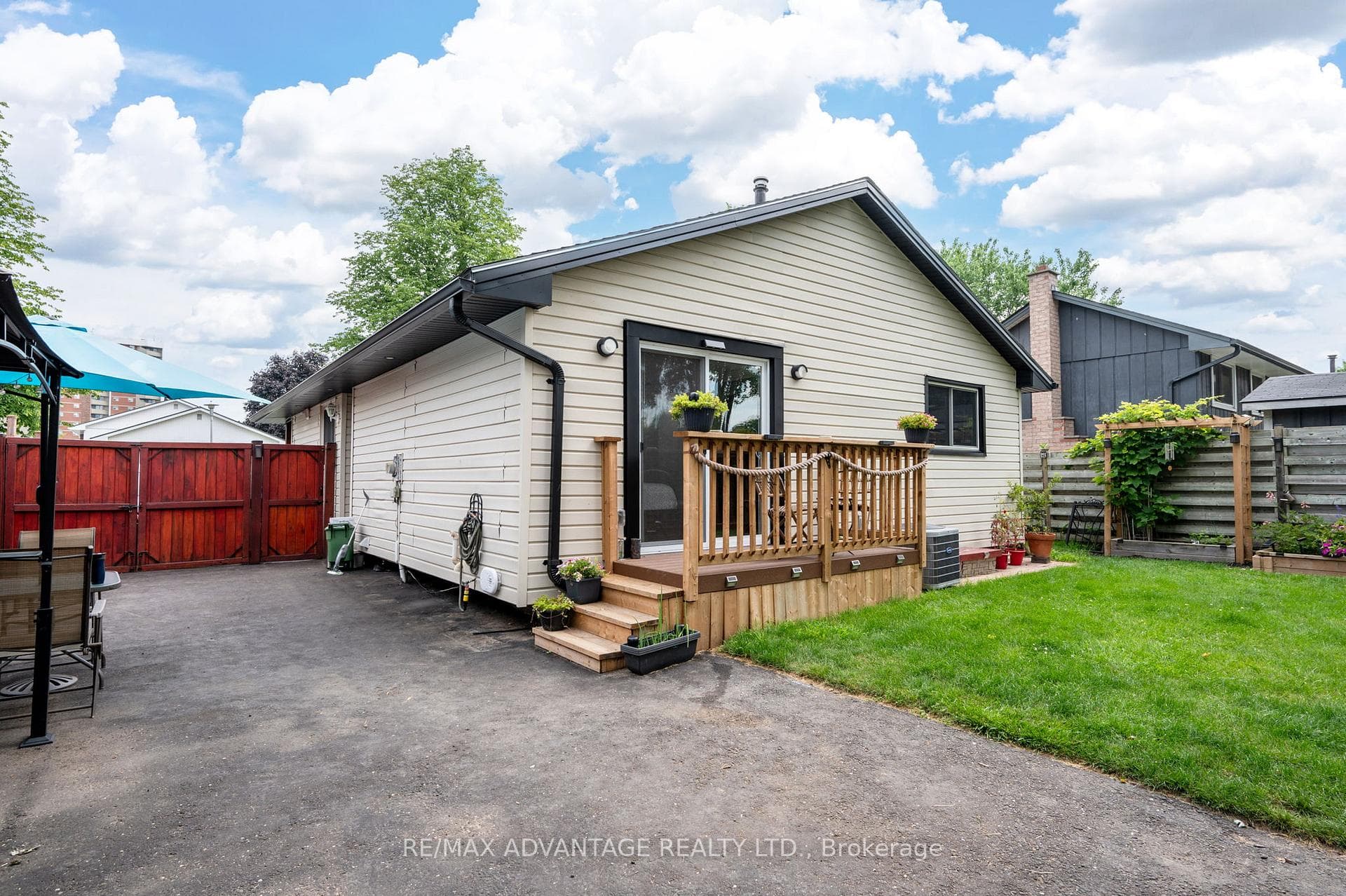 21 Renny Crescent photo 30