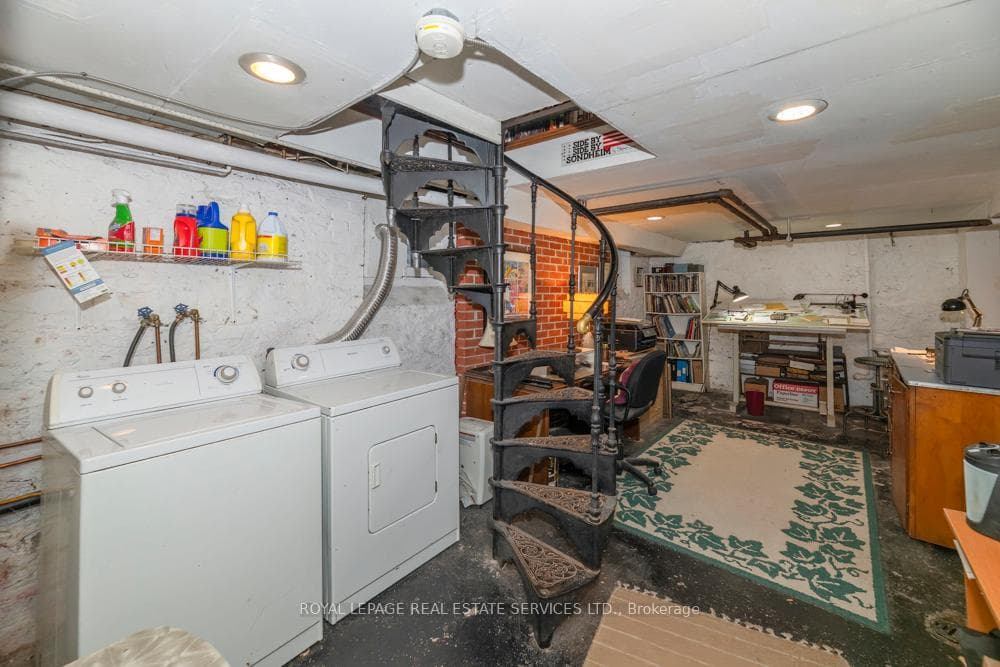 460 Palmerston Boulevard photo 33