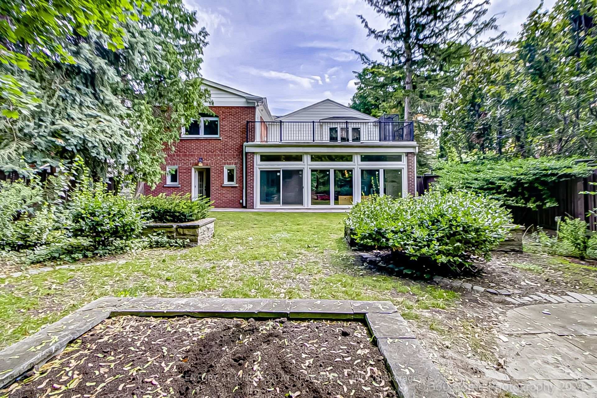 10 Pembury Avenue photo 13