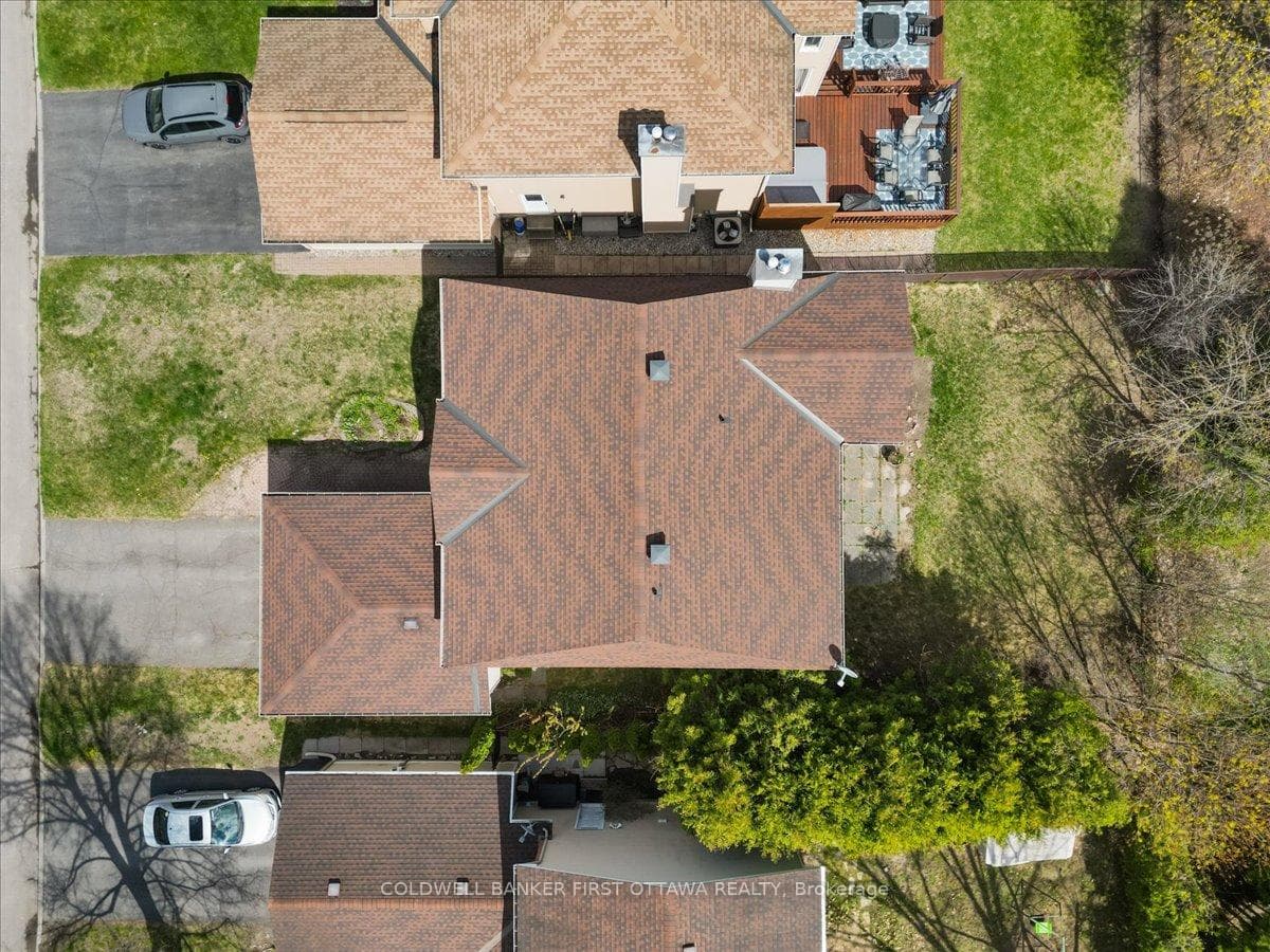 1841 Thistleleaf Crescent photo 41