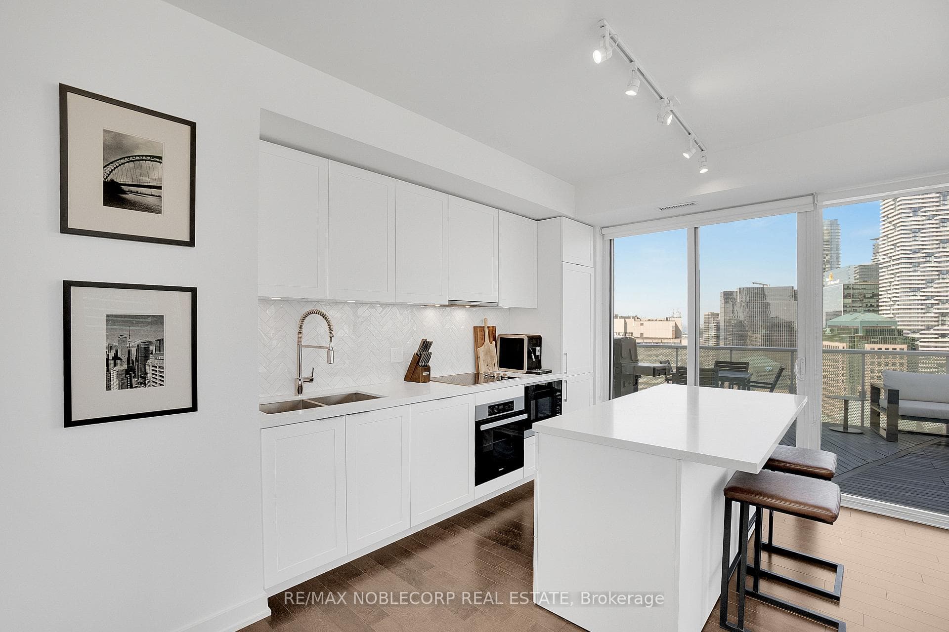 15 Queens Quay Unit 3405 photo 11