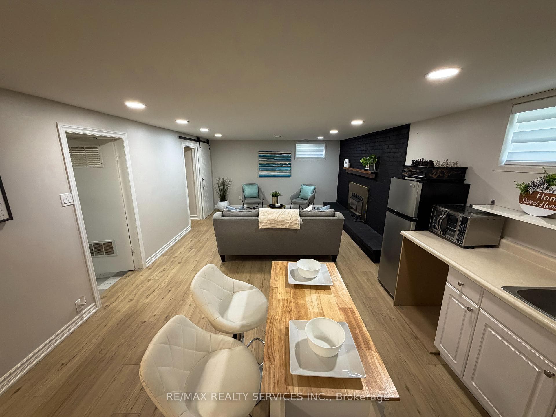 238 Laurier Avenue photo 17