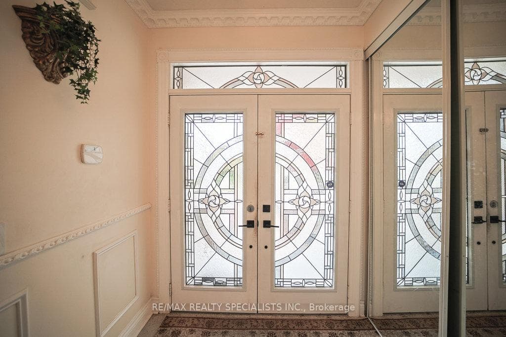47 Vineyard Avenue photo 7