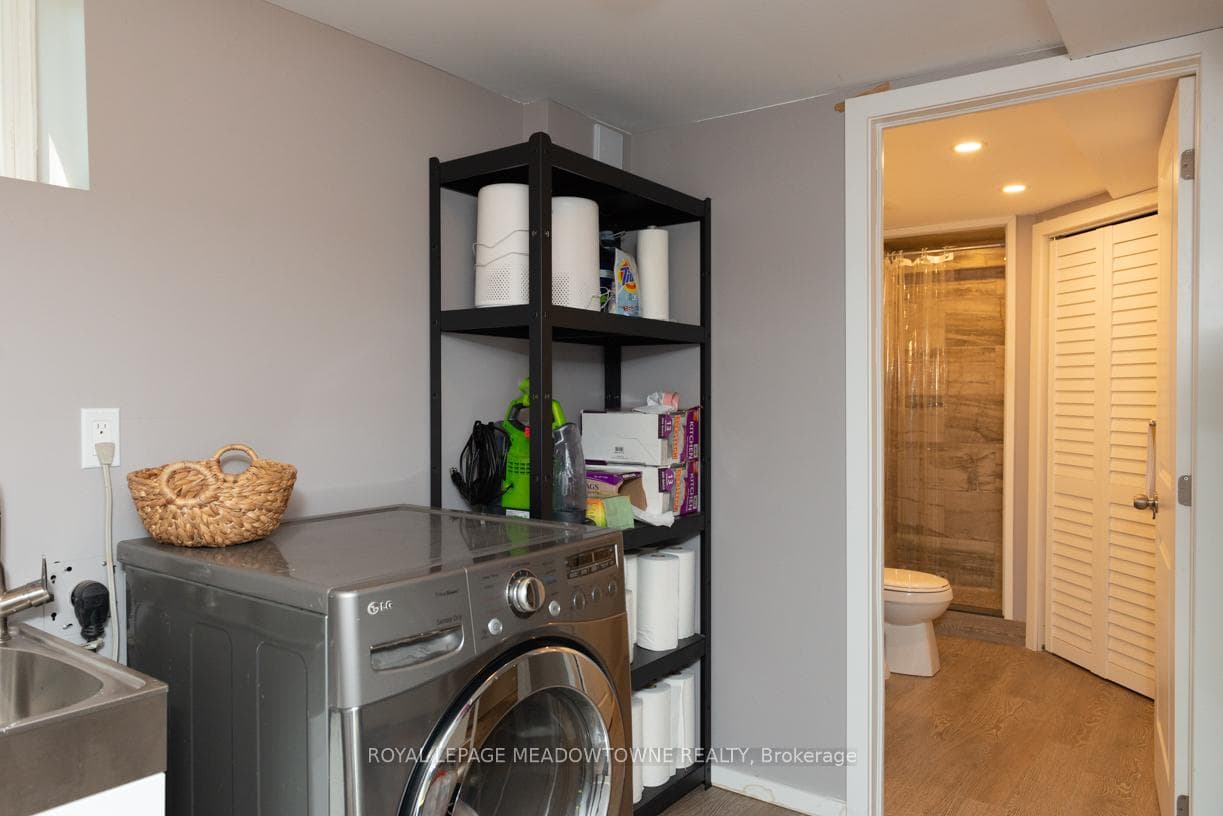 733 Arthur Street photo 28