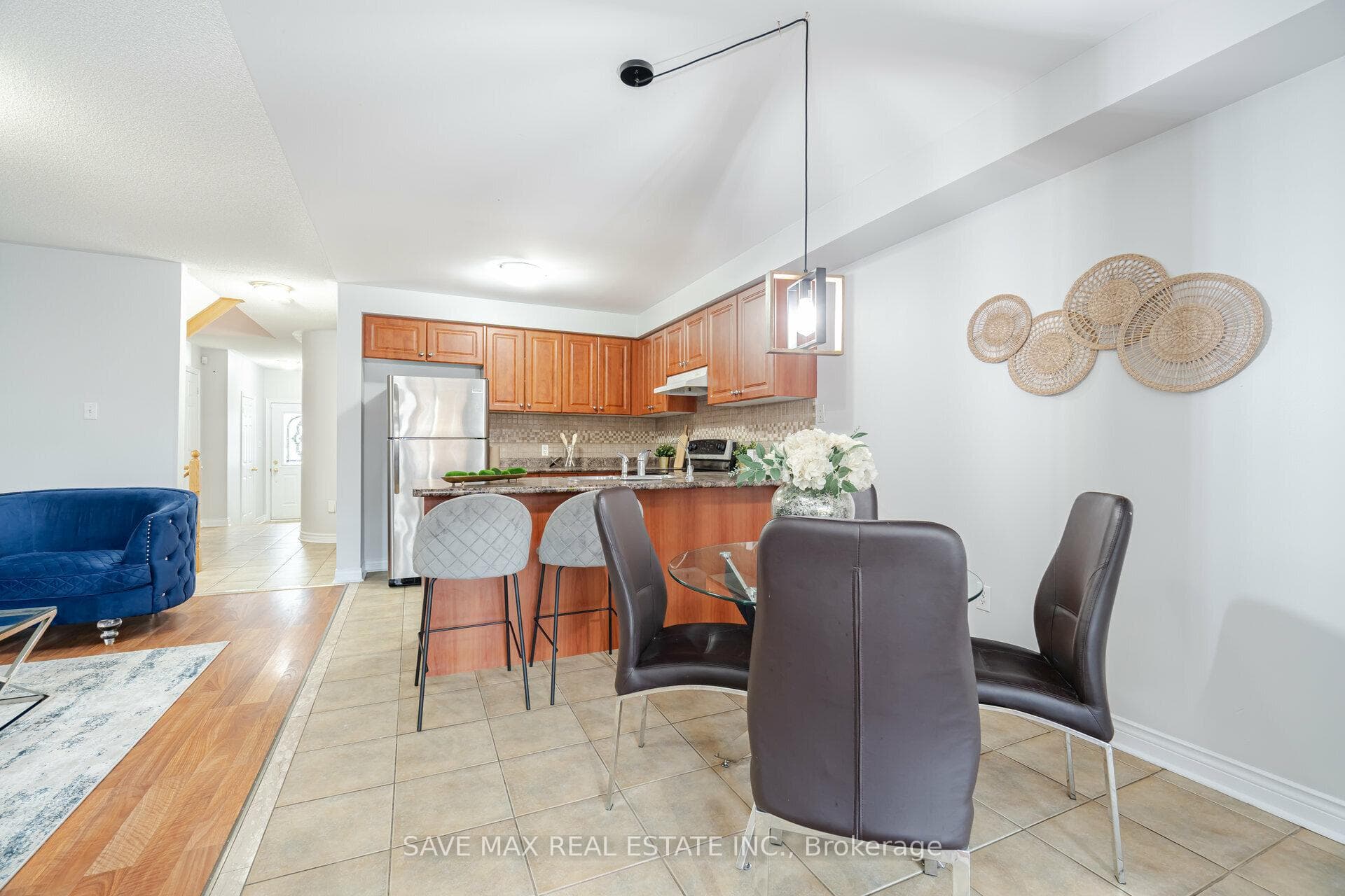 44 Root Crescent photo 12