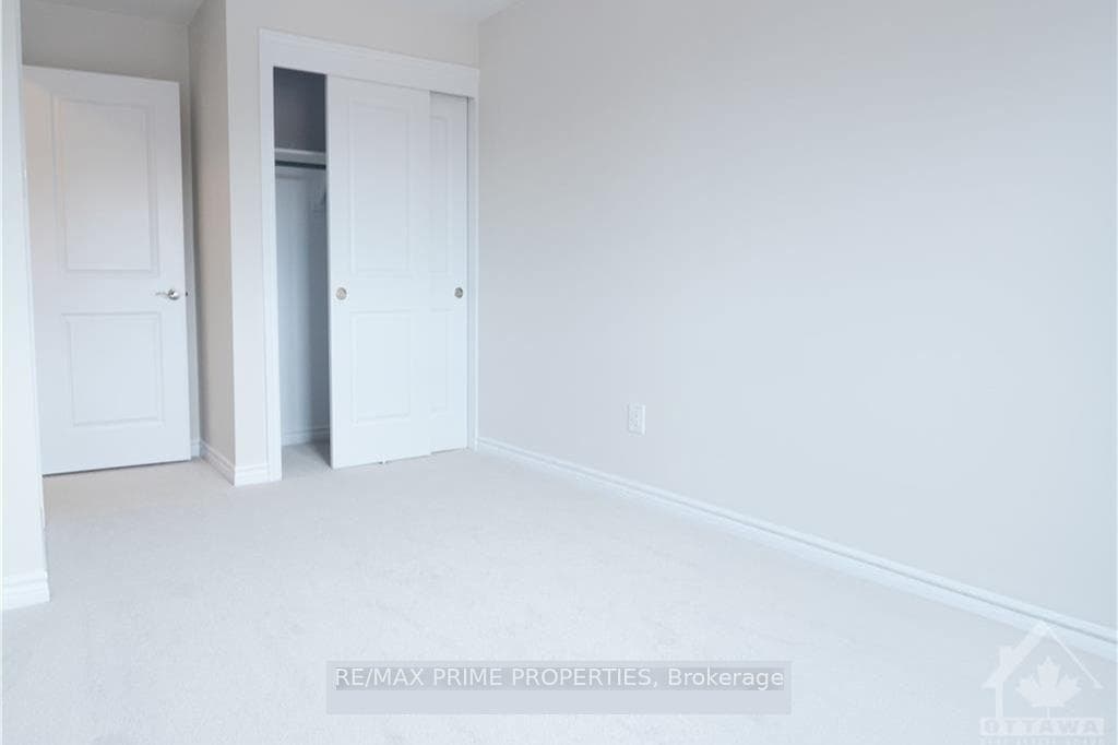 637 FISHER Street photo 19
