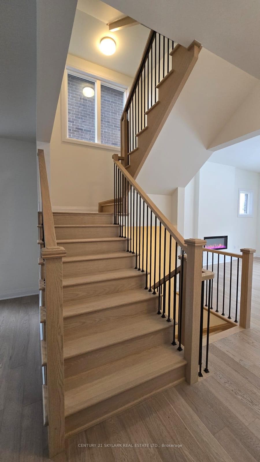 16 Kings Hill Drive photo 2
