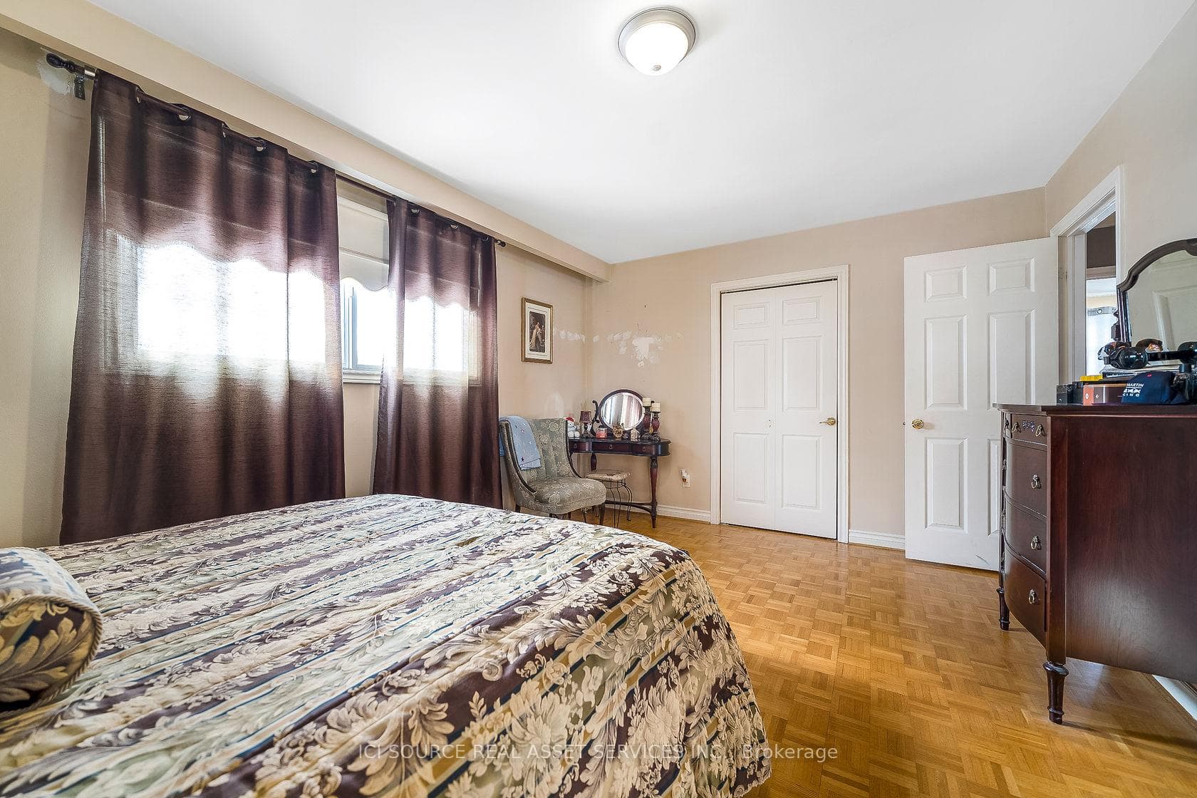 172 Kingsview Drive photo 9