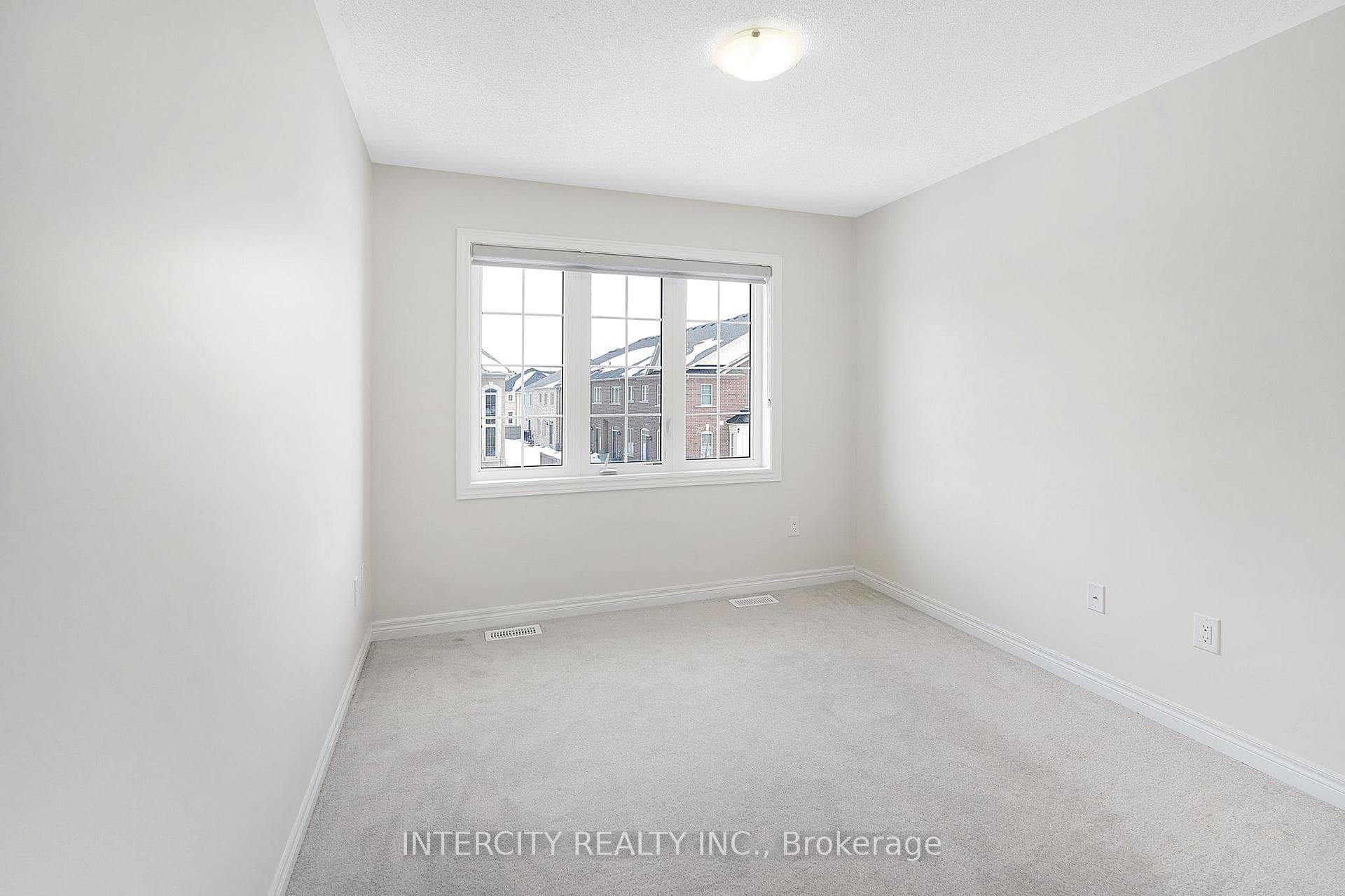 4 Gosset Road photo 36