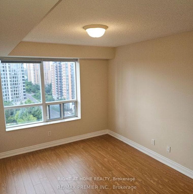 8 Mckee Avenue Unit 1501 photo 4