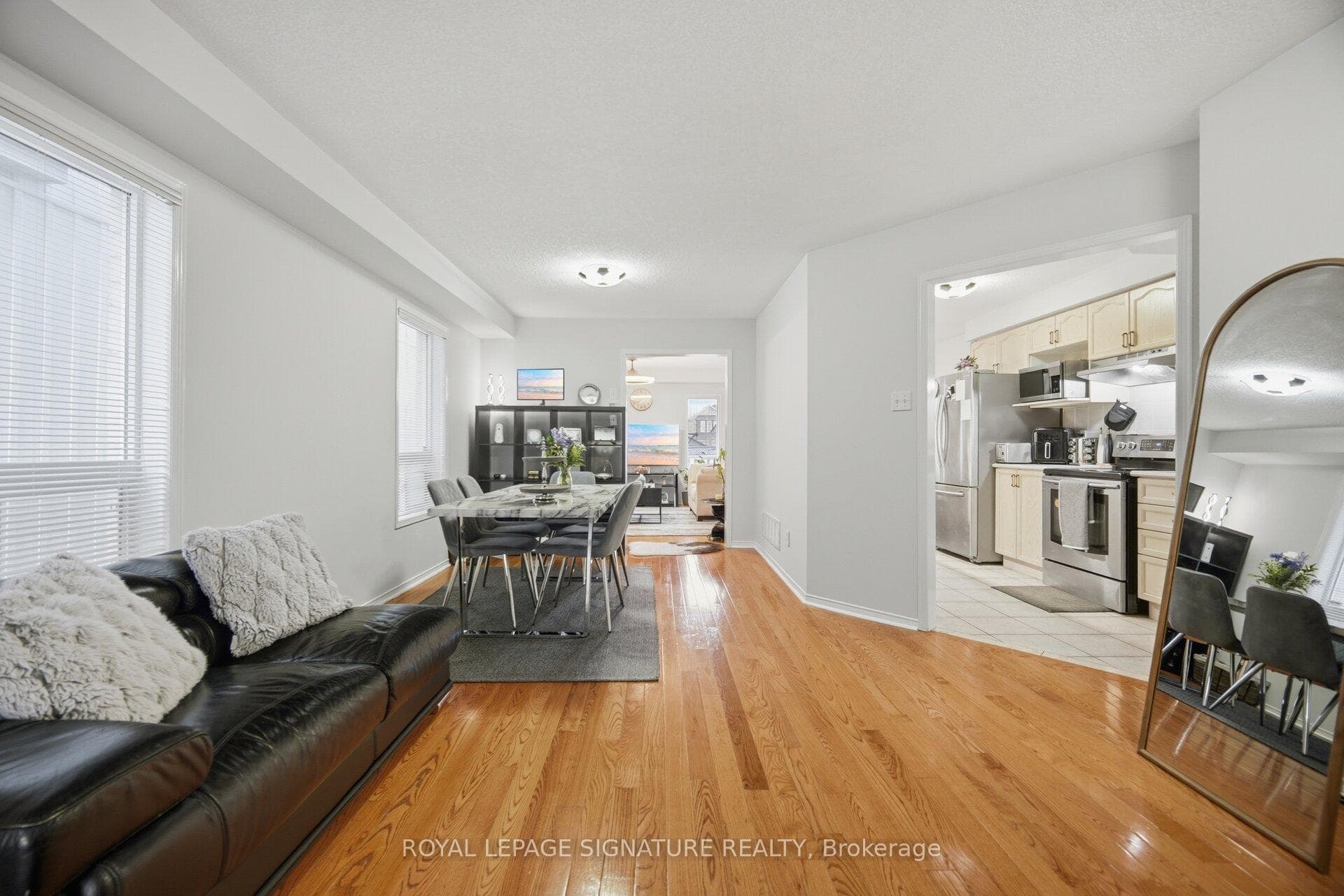 588 Rossellini Drive photo 9