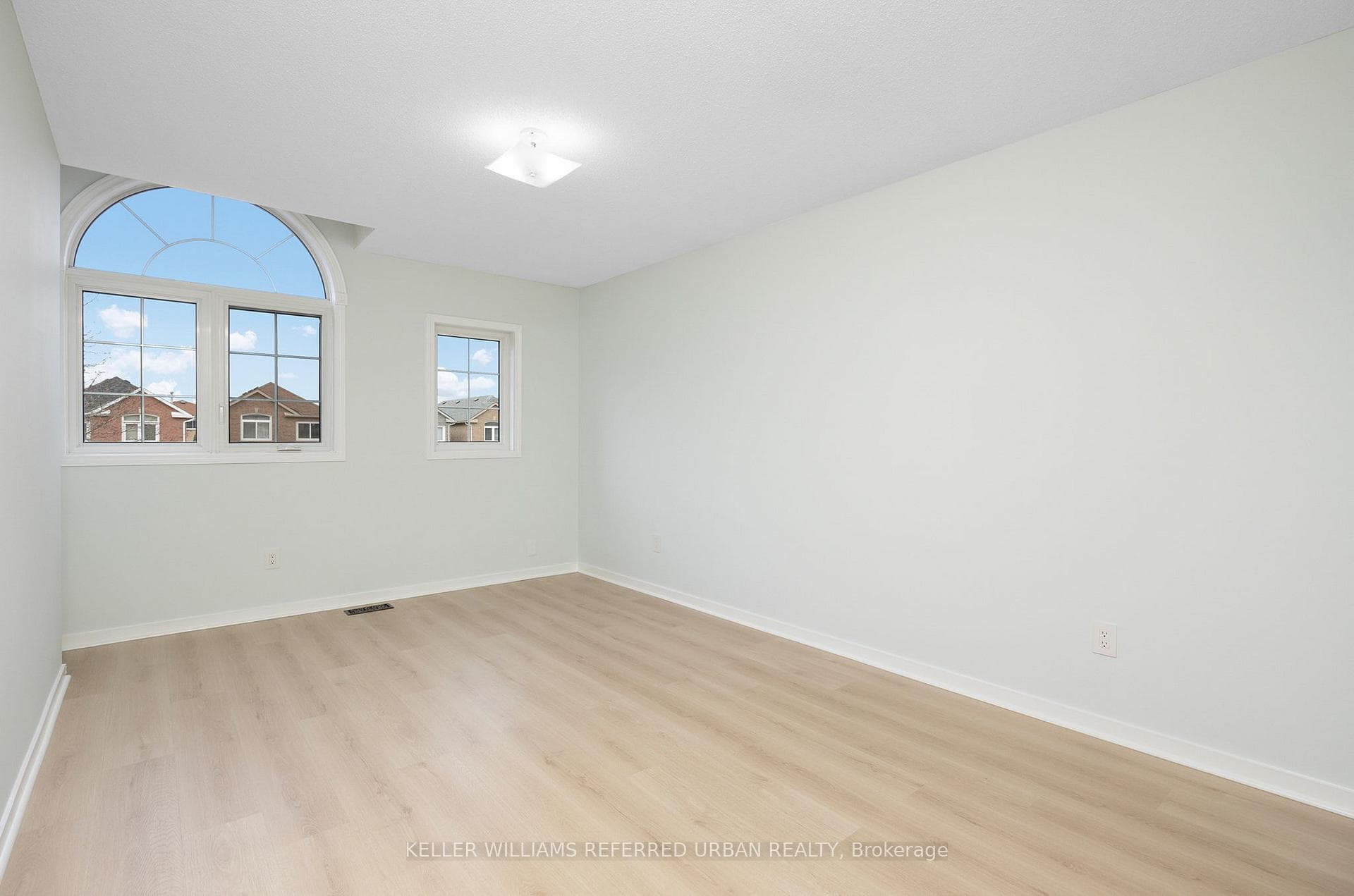 125 Laird Drive photo 16