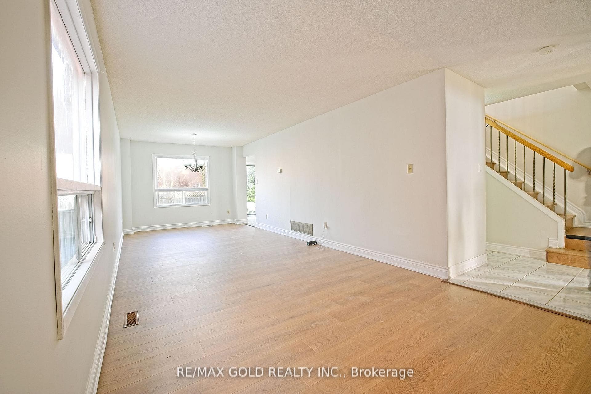 211 Wexford Road photo 21