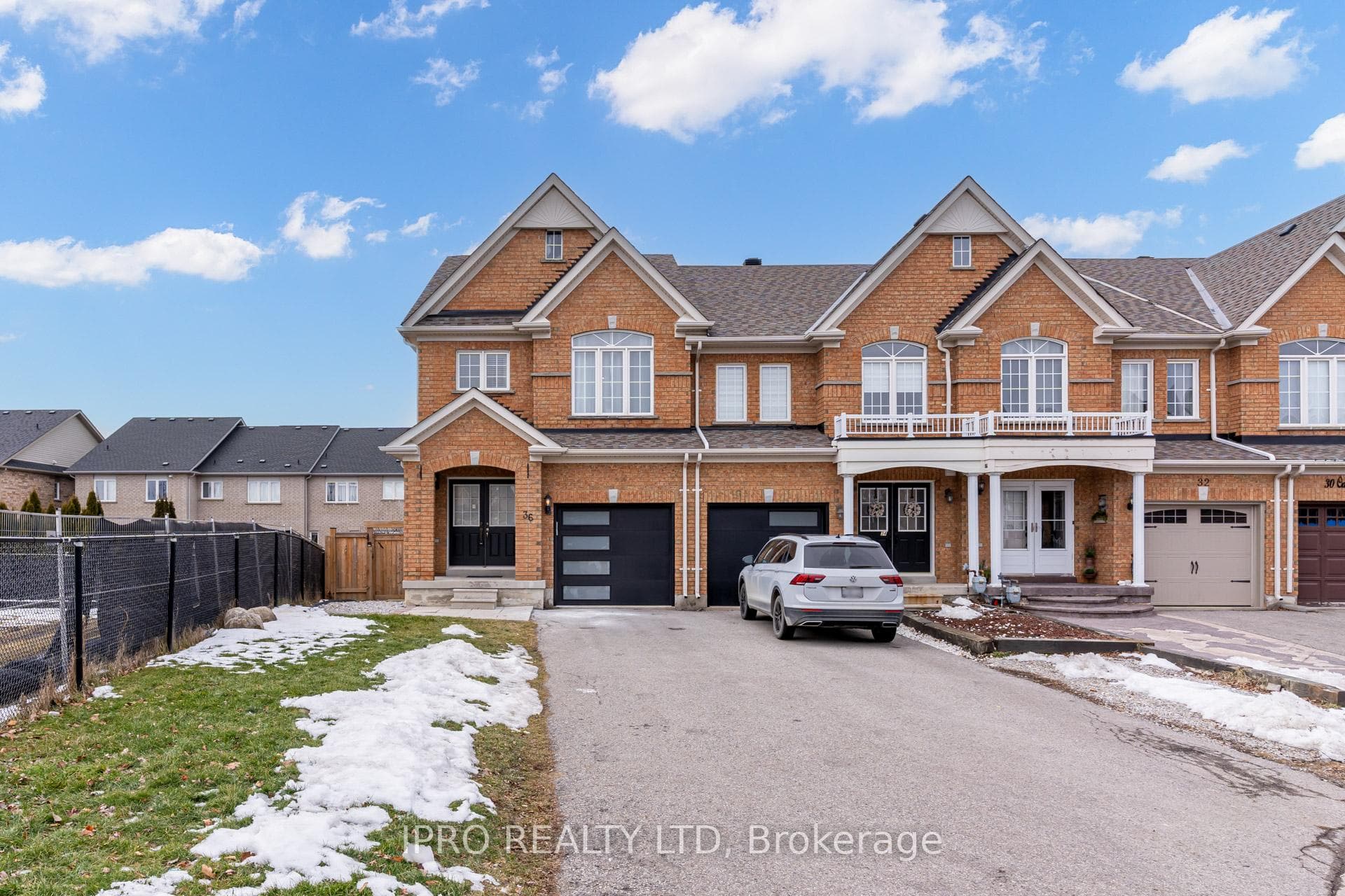 36 Oak Park Crescent photo 2